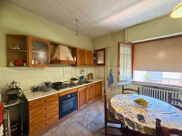 Appartamento di 123 m² con 4 locali e box auto a U