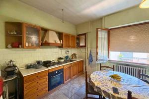 Appartamento di 123 m² con 4 locali e box auto a U