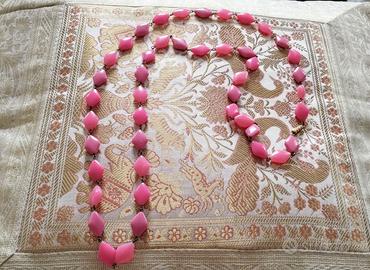 Collana lunga rosa fucsia