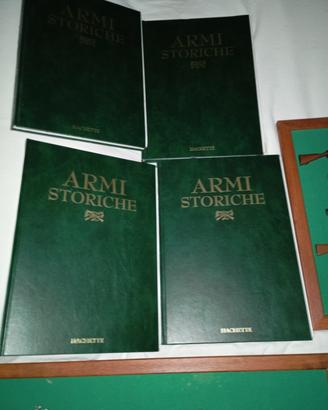 collezione espositori armi storiche