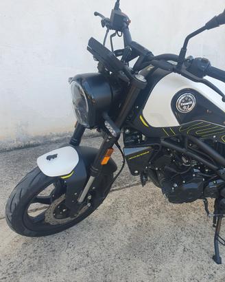 Benelli Leoncino 125