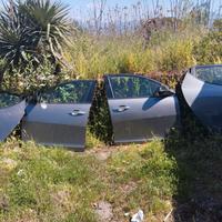 Sportelli Ypsilon 2023 pari al nuovo