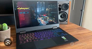 HP OMEN 15-ek0022nl Gaming 17 e 2GPU 144hz