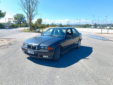 BMW 320i e36