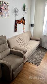 Divano + poltrona + mobile/dispensa a 3 ante