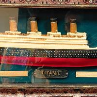 bacheca commemorativo diorama dedicato al Titanic 