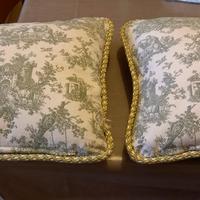 Cuscini eleganti per divano