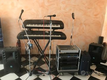 Attrezzatura  per piano bar o eventi musicali