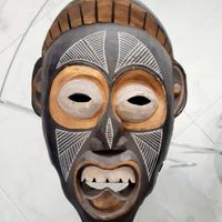 Maschera etnica 