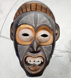 Maschera etnica 