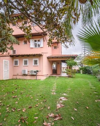 Villa di 339 m² con più di 5 locali a Furnari