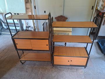 coppia antichi mobili scaffali con ruote vintage