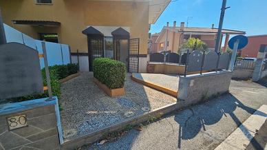 Castelverde: locale commerciale c1