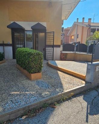 Castelverde: locale commerciale c1
