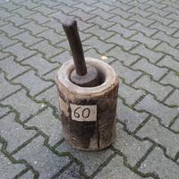 tronco scavato con battitore depoca antica