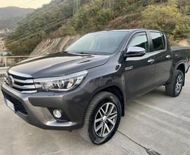 Toyota Hilux 2.4 D-4D 4WD 4 porte Double Cab Execu