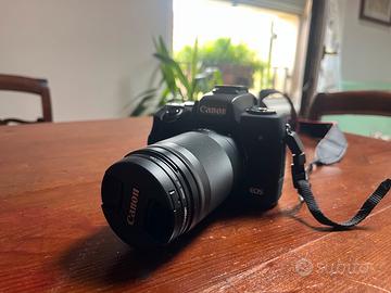 Mirrorless Canon EOS M5 + EF-M 18-150mm