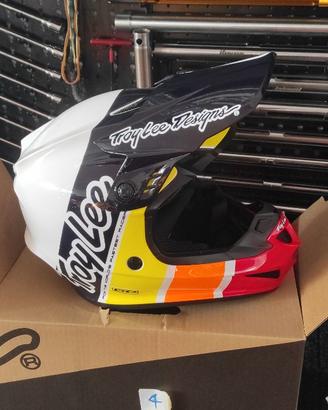 Casco nuovo troy lee