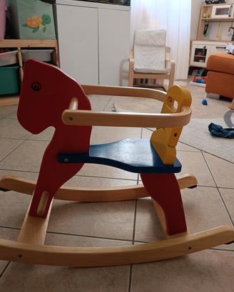cavallino in legno 