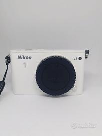 Nikon 1 J3 Mirrorless Bianca Solo Corpo
