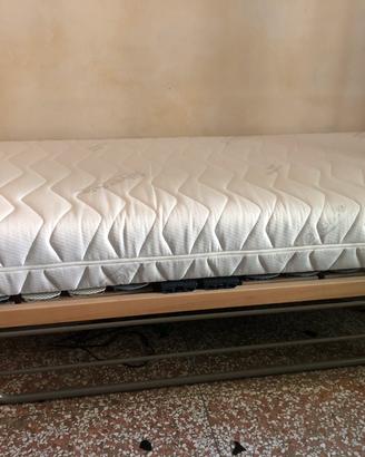 Letto ortopedico motorizzato con materasso