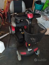 Scooter elettrico per anziani e disabili 
