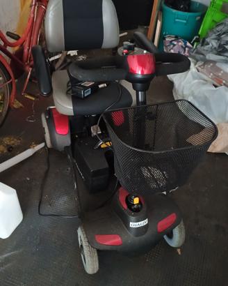 Scooter elettrico per anziani e disabili 