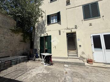 2 LOCALI A COLLESALVETTI