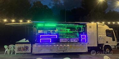 Truck food super accessoriata