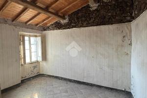 4 LOCALI A OLEVANO ROMANO