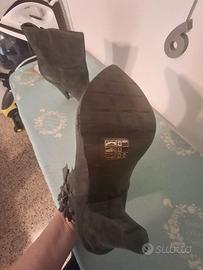 Stivaletto come nuovo in camoscio