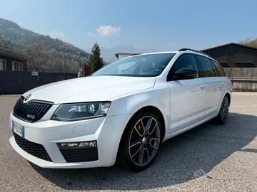 Skoda Octavia 2.0 TDI DSG Wagon RS E6 184CV