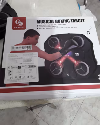 Musical boxing target
