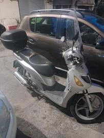 SH 150  per ricambi . ISCRITTO ASI 