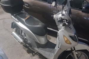 SH 150  per ricambi . ISCRITTO ASI 