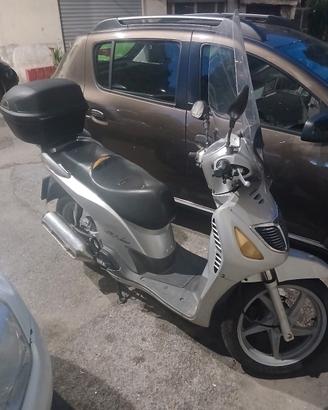 SH 150  per ricambi . ISCRITTO ASI 