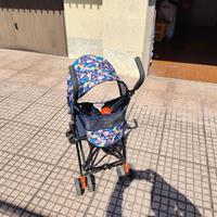 passeggino bambino a  ombrello 