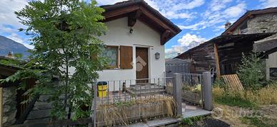 CASA SEMINDIPENDENTE A AOSTA