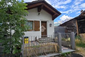 CASA SEMINDIPENDENTE A AOSTA