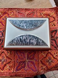 cofanetto in legno con lavorazione in argento