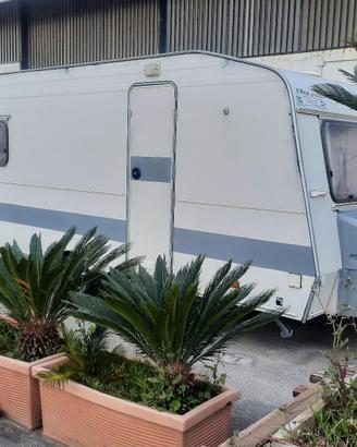 Roulotte Roller International Riviera 435