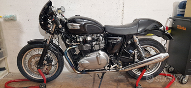 Triumph Thruxton 900