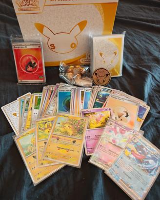 etb pokemon trentesimo anniversario aperti carte
