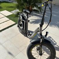 bicicletta elettrica pieghevole 