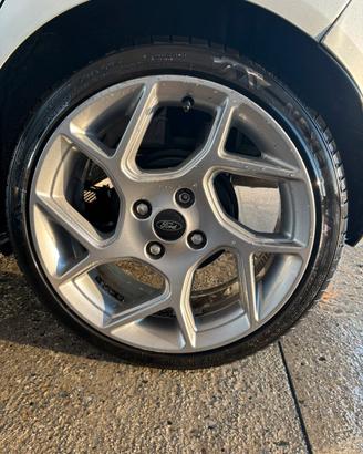 Cerchi + gomme Ford Fiesta 205/40 R17