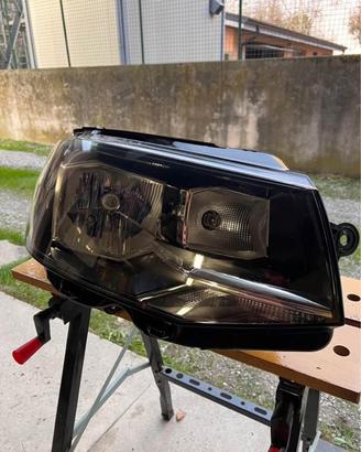 Fari anteriori VW T6