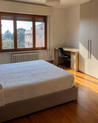 Stanza matrimoniale a uso singolo a Varese