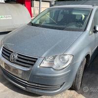 Ricambi usati per Volkswagen Touran 2.0 benz 2009