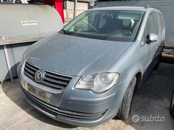 Ricambi usati per Volkswagen Touran 2.0 benz 2009