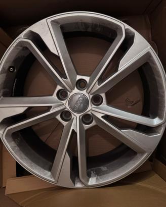 Cerchi originali Audi Q3 19”